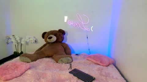  Abella and Kendra  online show from 01/18/25, 03:53