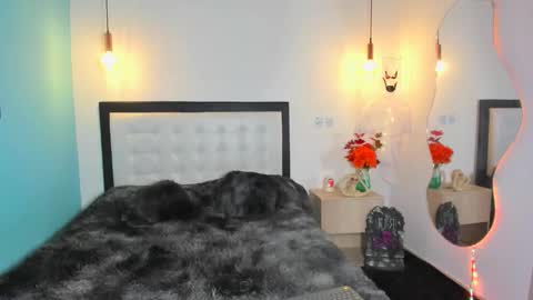  Abella and Kendra  online show from 10/21/25, 11:27