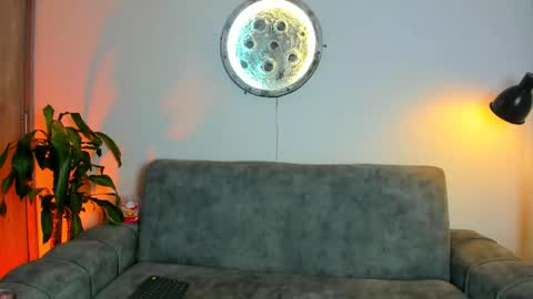 Snapshot of abellaconnor chatting on 05/14/26, 10:27 Abella and Kendra online show from 05/14/26, 10:27