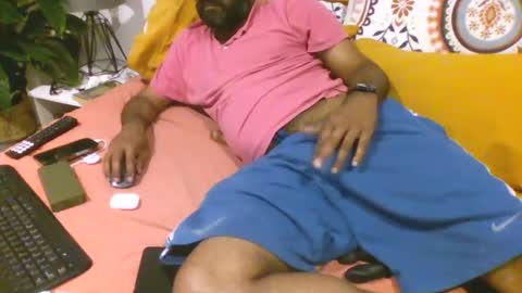 Snapshot of abhi_cam chatting on 01/14/25, 01:47 Naked Gentleman online show from 01/14/25, 01:47