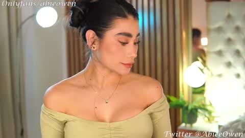 abie_owen online show from 02/23/25, 12:08