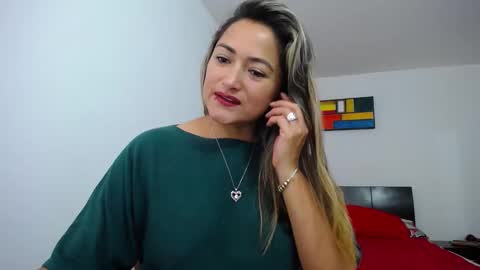 Snapshot of abie_spicy_ chatting on 02/22/25, 01:46 ximena online show from 02/22/25, 01:46
