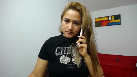Snapshot of abie_spicy_ chatting on 10/15/25, 01:44 ximena online show from 10/15/25, 01:44
