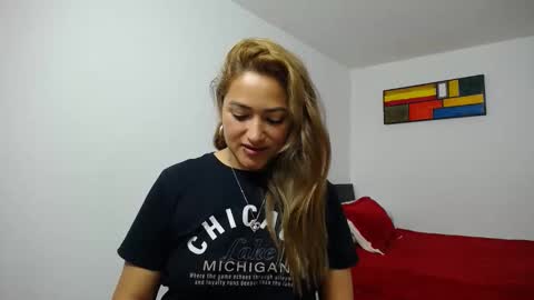 Snapshot of abie_spicy_ chatting on 10/16/25, 12:06 ximena online show from 10/16/25, 12:06