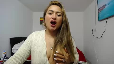 Snapshot of abie_spicy_ chatting on 10/21/25, 01:45 ximena online show from 10/21/25, 01:45