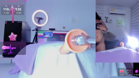 Snapshot of abigail__girl_ chatting on 11/20/25, 06:40 Abigail online show from 11/20/25, 06:40