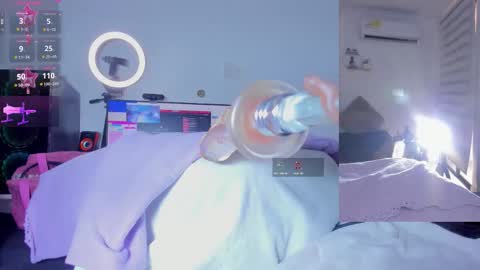 Snapshot of abigail__girl_ chatting on 12/19/25, 06:37 Abigail online show from 12/19/25, 06:37