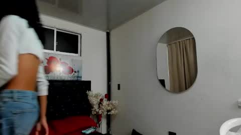 Snapshot of abigail_f00x chatting on 07/20/26, 12:51 Abigail online show from 07/20/26, 12:51