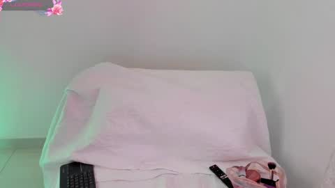 Snapshot of abigail_luna_ chatting on 12/04/24, 06:28 abi online show from 12/04/24, 06:28