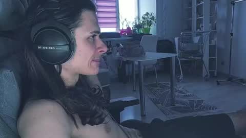 Snapshot of abobus123 chatting on 04/11/26, 02:32 hi cum in pvt noi extra tip online show from 04/11/26, 02:32