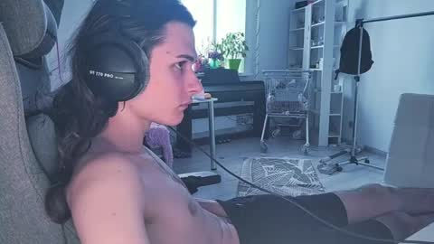 Snapshot of abobus123 chatting on 04/21/26, 12:44 hi cum in pvt noi extra tip online show from 04/21/26, 12:44