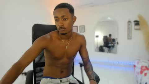 Snapshot of abony_sex69 chatting on 11/21/25, 02:43 abony_sex69 online show from 11/21/25, 02:43