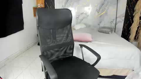 Snapshot of abony_sex69 chatting on 05/23/26, 04:07 abony_sex69 online show from 05/23/26, 04:07