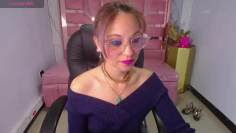 Snapshot of abril_ch_ chatting on 04/19/26, 12:37 abril_ch_ online show from 04/19/26, 12:37
