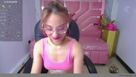 Snapshot of abril_ch_ chatting on 05/02/26, 12:21 abril_ch_ online show from 05/02/26, 12:21