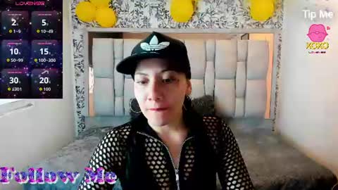 Abril Fox online show from 06/22/26, 12:13