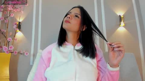 Abril jones online show from 11/13/25, 05:17