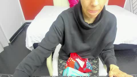 Snapshot of abrillee1 chatting on 02/28/25, 07:25 ABRIL online show from 02/28/25, 07:25