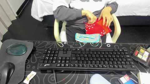 Snapshot of abrillee1 chatting on 03/01/25, 07:26 ABRIL online show from 03/01/25, 07:26