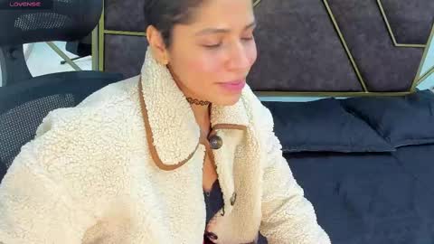 Snapshot of abrilsonne chatting on 01/05/25, 01:45 AbrilSonne online show from 01/05/25, 01:45