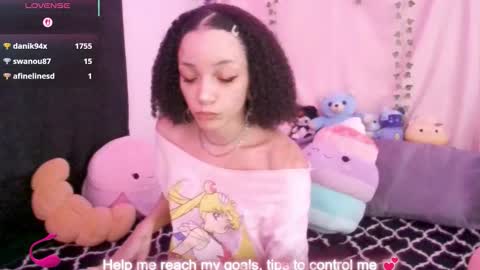 Peach online show from 10/26/25, 03:45