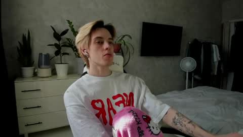 Nick online show from 04/12/26, 09:36