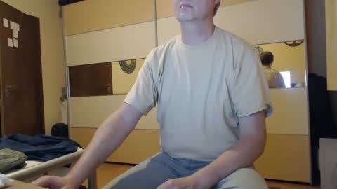 Snapshot of ach471 chatting on 12/01/24, 08:09 ach471 online show from 12/01/24, 08:09