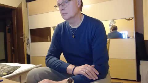 Snapshot of ach471 chatting on 12/05/24, 05:17 ach471 online show from 12/05/24, 05:17