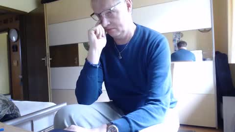 Snapshot of ach471 chatting on 12/07/24, 11:40 ach471 online show from 12/07/24, 11:40