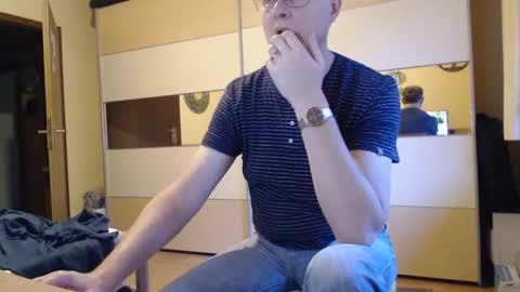 Snapshot of ach471 chatting on 12/19/24, 08:02 ach471 online show from 12/19/24, 08:02