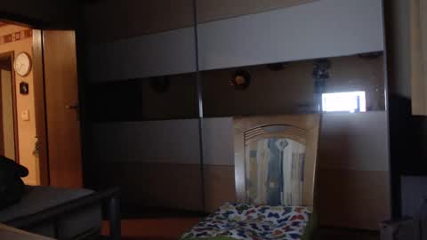 Snapshot of ach471 chatting on 12/31/24, 06:35 ach471 online show from 12/31/24, 06:35