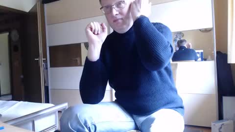 Snapshot of ach471 chatting on 01/11/25, 11:45 ach471 online show from 01/11/25, 11:45