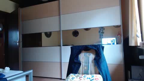 Snapshot of ach471 chatting on 03/11/25, 07:15 ach471 online show from 03/11/25, 07:15