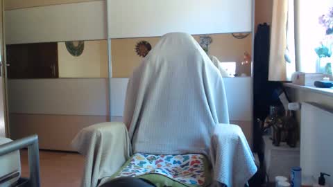 Snapshot of ach471 chatting on 09/12/25, 06:57 ach471 online show from 09/12/25, 06:57