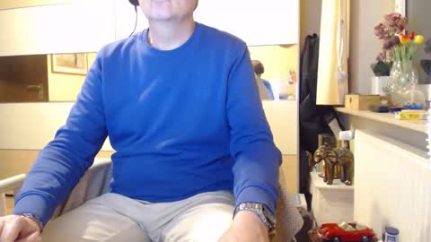 Snapshot of ach471 chatting on 10/07/25, 07:00 ach471 online show from 10/07/25, 07:00