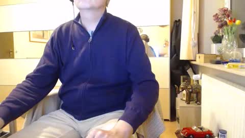 Snapshot of ach471 chatting on 10/18/25, 07:14 ach471 online show from 10/18/25, 07:14