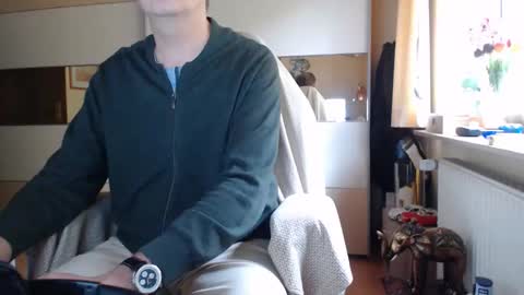 Snapshot of ach471 chatting on 10/24/25, 10:44 ach471 online show from 10/24/25, 10:44