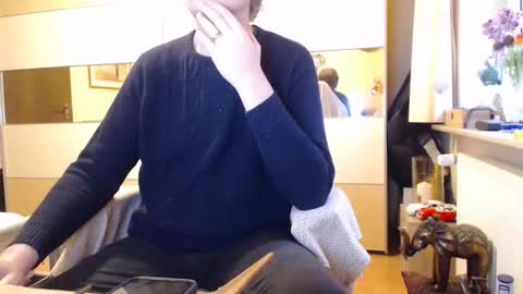 Snapshot of ach471 chatting on 12/05/25, 08:23 ach471 online show from 12/05/25, 08:23