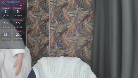 Snapshot of acid_juice chatting on 12/13/24, 03:05 Anna FANSLY yesacid online show from 12/13/24, 03:05