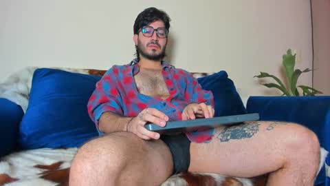 Snapshot of ackerman_eren_ chatting on 01/19/25, 10:06 R. online show from 01/19/25, 10:06