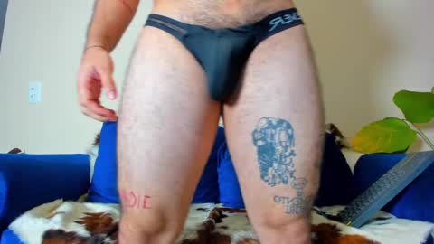 Snapshot of ackerman_eren_ chatting on 02/24/25, 01:21 R. online show from 02/24/25, 01:21