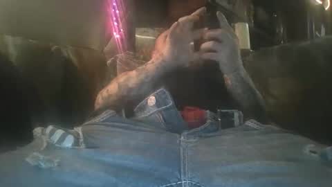 Snapshot of act_right_dub420 chatting on 12/15/25, 08:02 act_right_dub420 online show from 12/15/25, 08:02