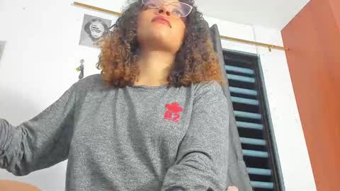  Isa  online show from 11/05/25, 04:23