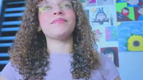 Snapshot of ada_gales_ chatting on 06/20/26, 05:32 Isa online show from 06/20/26, 05:32