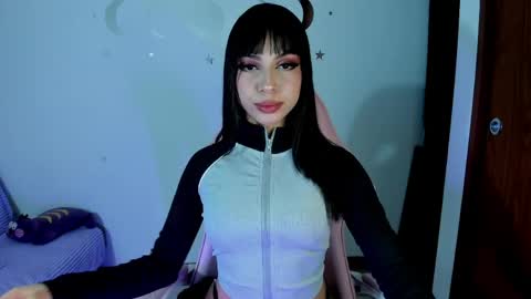 Snapshot of ada_luna01 chatting on 05/12/26, 08:00 online show from 05/12/26, 08:00