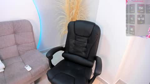 Snapshot of ada_monroe10 chatting on 09/15/25, 01:33 online show from 09/15/25, 01:33