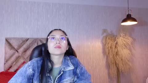 Snapshot of adaira31 chatting on 06/11/26, 06:17 Adaira online show from 06/11/26, 06:17