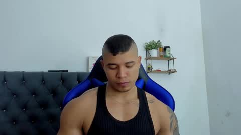 Snapshot of adam_boss chatting on 10/16/25, 05:52 adam boss online show from 10/16/25, 05:52