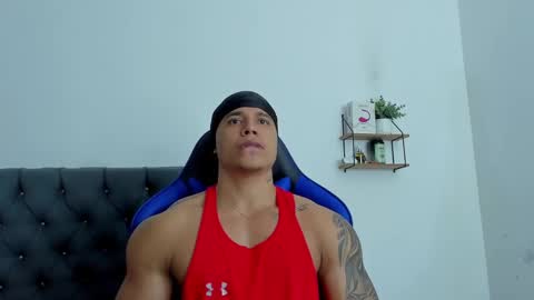 Snapshot of adam_boss chatting on 11/21/25, 05:28 adam boss online show from 11/21/25, 05:28