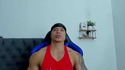 Snapshot of adam_boss chatting on 11/28/25, 07:11 adam boss online show from 11/28/25, 07:11